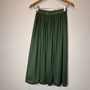 Wayne Rogers vintage pleaded midi length skirt light weight skirt